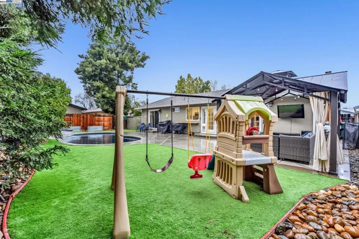 742 Blue Ridge Ln, Vacaville, California 95688
