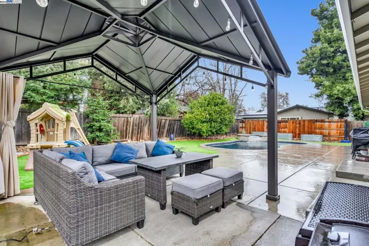 742 Blue Ridge Ln, Vacaville, California 95688