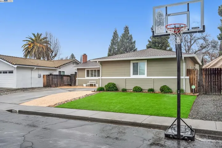 742 Blue Ridge Ln, Vacaville, California 95688