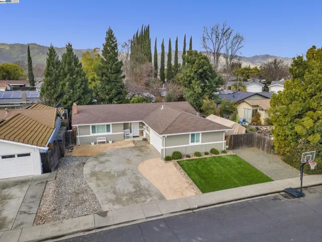 742 Blue Ridge Ln, Vacaville, California 95688