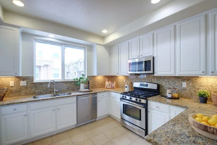 983 Alta Mar Terrace, San Jose, California 95126