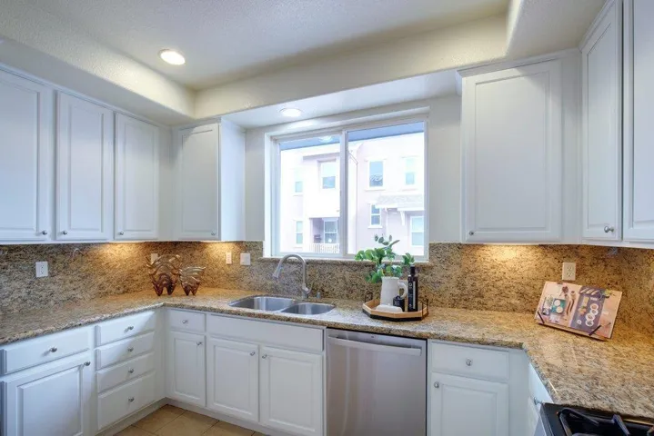 983 Alta Mar Terrace, San Jose, California 95126