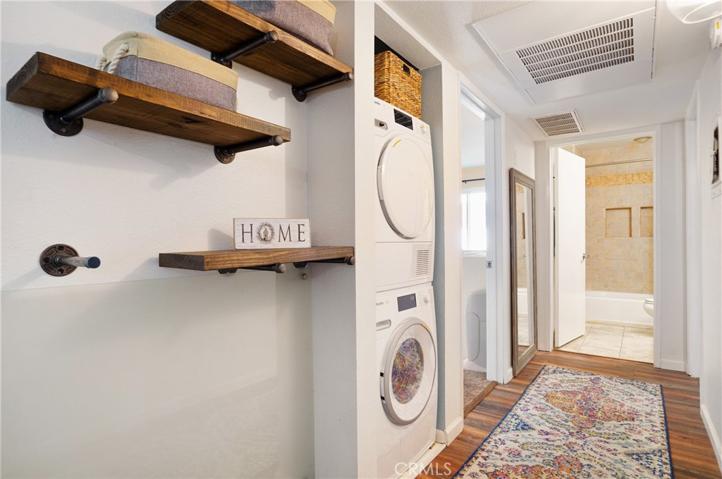 14937 Dickens Street Unit 207, Sherman Oaks, California 91403
