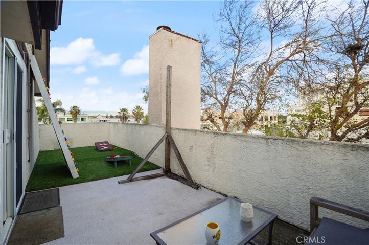 14937 Dickens Street Unit 207, Sherman Oaks, California 91403