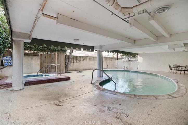 14937 Dickens Street Unit 207, Sherman Oaks, California 91403