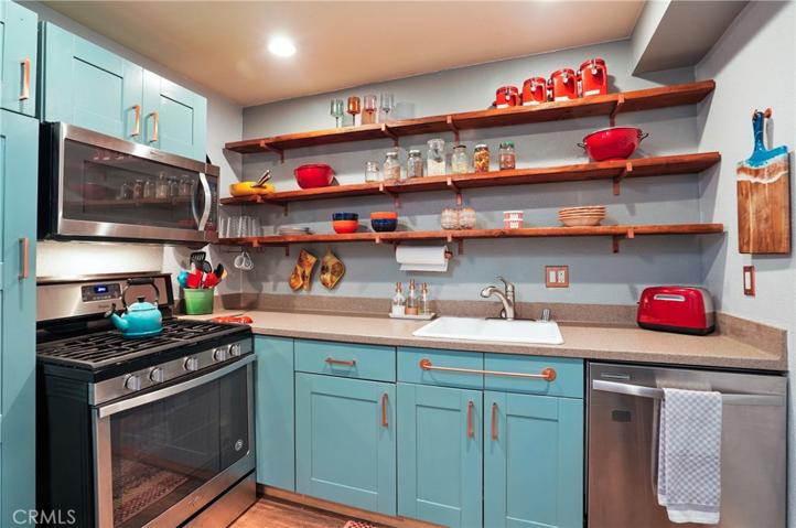 14937 Dickens Street Unit 207, Sherman Oaks, California 91403