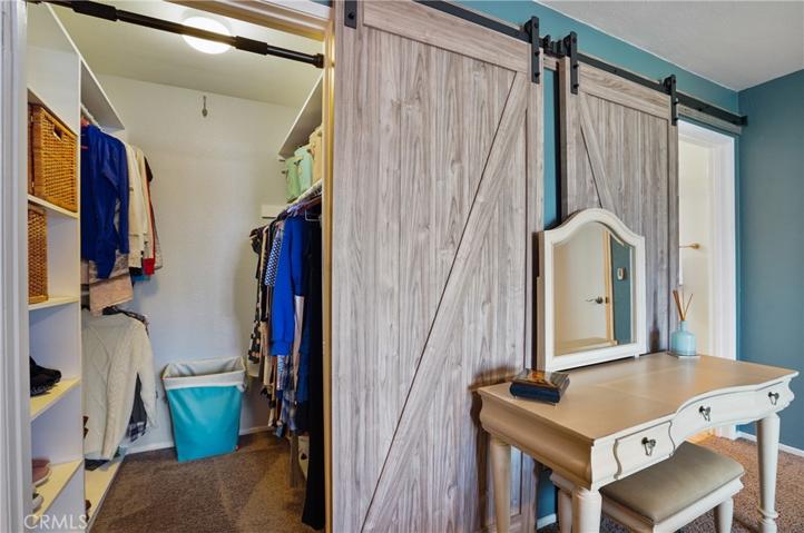 14937 Dickens Street Unit 207, Sherman Oaks, California 91403