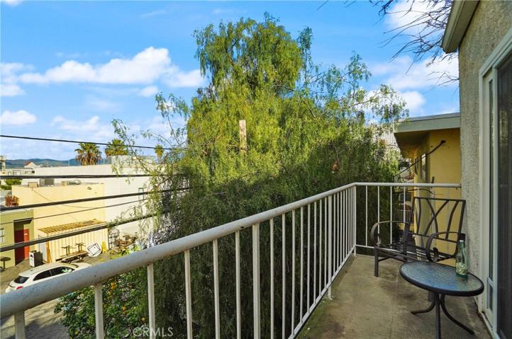 14937 Dickens Street Unit 207, Sherman Oaks, California 91403
