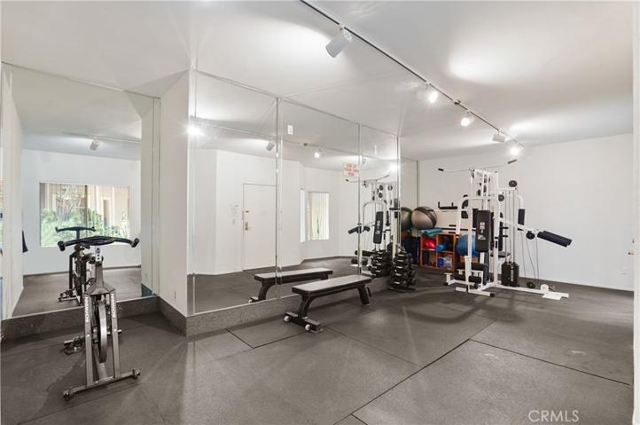 14937 Dickens Street Unit 207, Sherman Oaks, California 91403