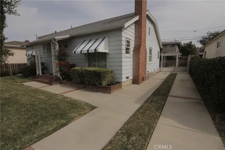 1004 N Dos Robles Place, Alhambra, California 91801
