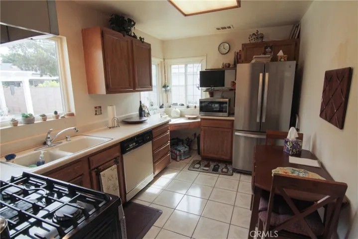 1004 N Dos Robles Place, Alhambra, California 91801