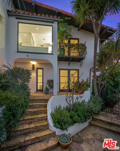 7519 Mulholland Drive, Los Angeles, California 90046