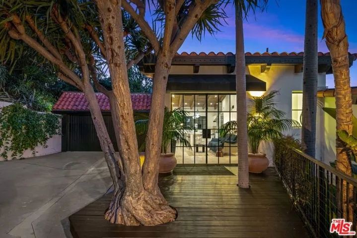 7519 Mulholland Drive, Los Angeles, California 90046