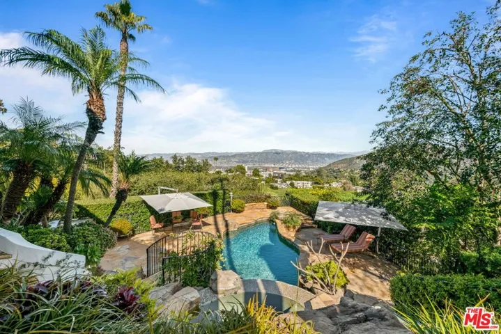 7519 Mulholland Drive, Los Angeles, California 90046