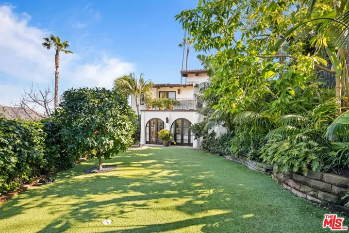 7519 Mulholland Drive, Los Angeles, California 90046