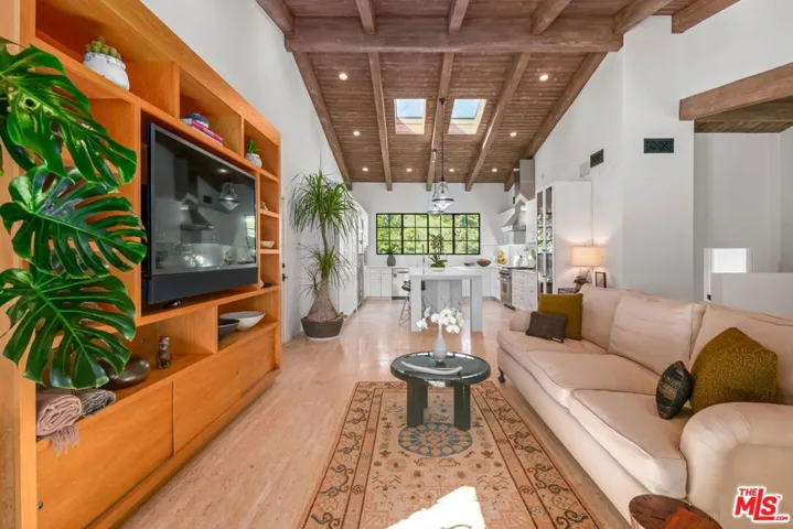 7519 Mulholland Drive, Los Angeles, California 90046