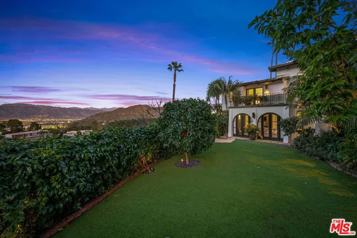 7519 Mulholland Drive, Los Angeles, California 90046