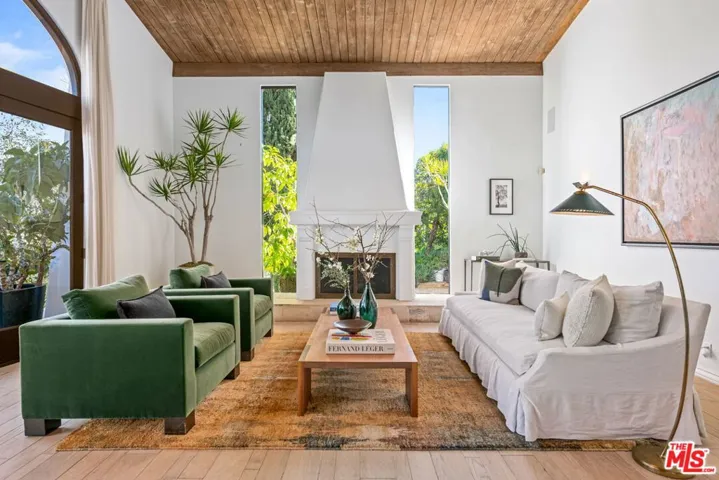 7519 Mulholland Drive, Los Angeles, California 90046
