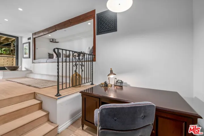 7519 Mulholland Drive, Los Angeles, California 90046