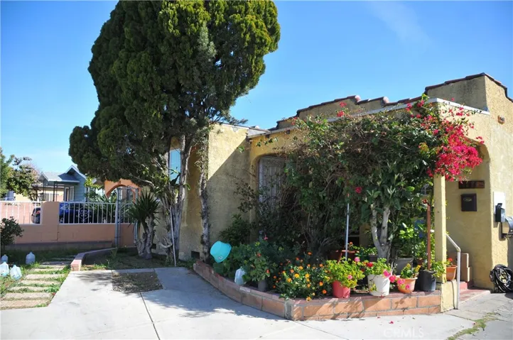 1104 Clela Avenue, East Los Angeles, California 90022
