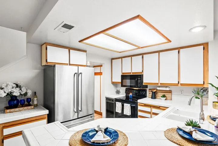 6 Corsica Drive, Newport Beach, California 92660