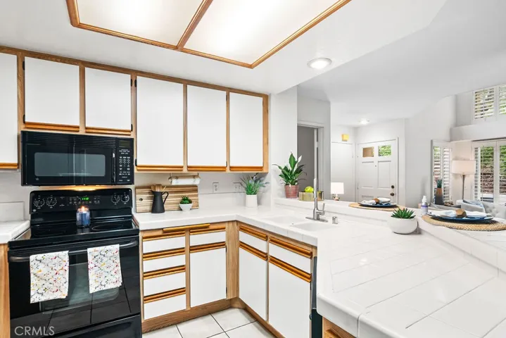 6 Corsica Drive, Newport Beach, California 92660