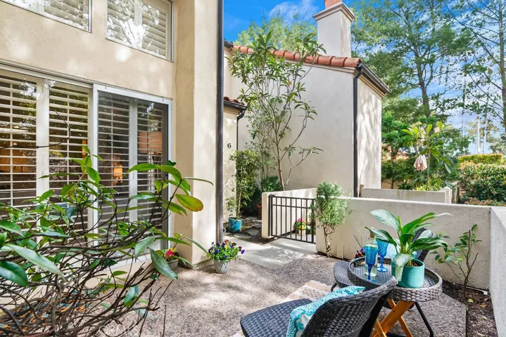 6 Corsica Drive, Newport Beach, California 92660