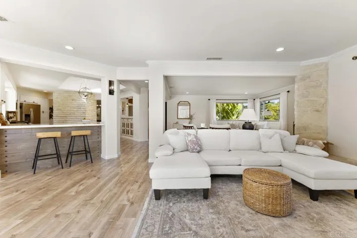 639 Valley Drive, Vista, California 92084