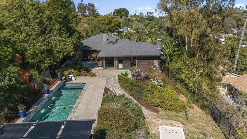 639 Valley Drive, Vista, California 92084