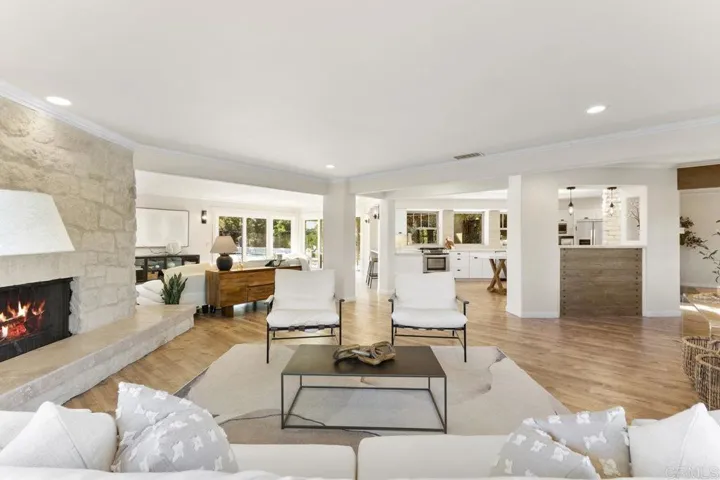 639 Valley Drive, Vista, California 92084