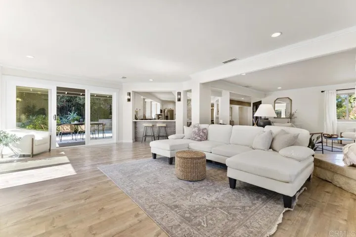 639 Valley Drive, Vista, California 92084