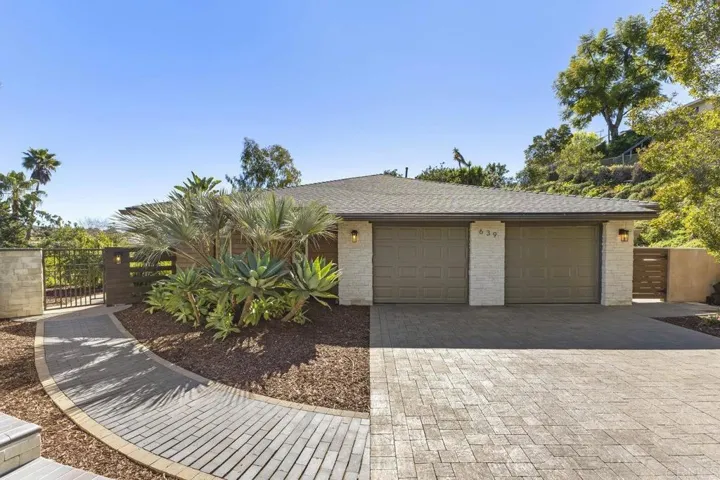 639 Valley Drive, Vista, California 92084