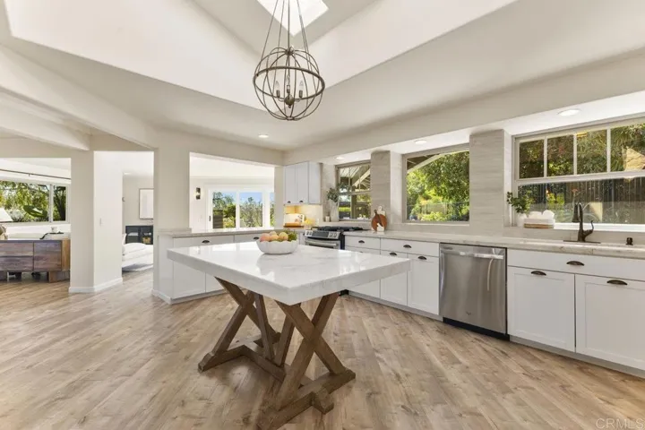 639 Valley Drive, Vista, California 92084