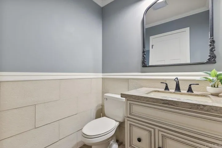 639 Valley Drive, Vista, California 92084