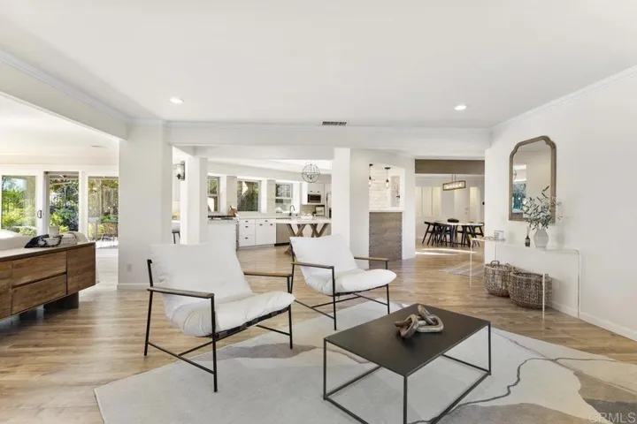 639 Valley Drive, Vista, California 92084