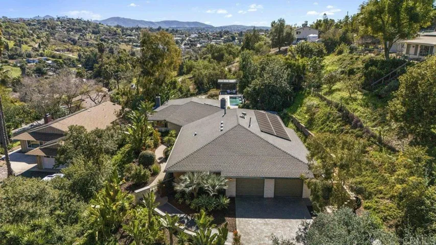 639 Valley Drive, Vista, California 92084