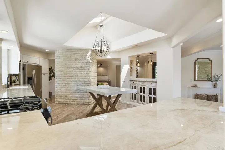 639 Valley Drive, Vista, California 92084