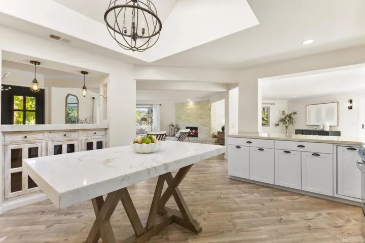 639 Valley Drive, Vista, California 92084