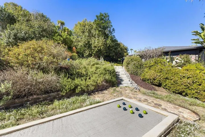 639 Valley Drive, Vista, California 92084