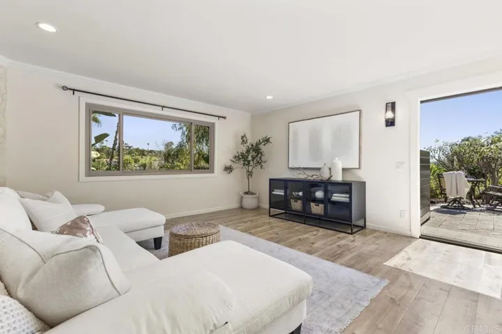 639 Valley Drive, Vista, California 92084