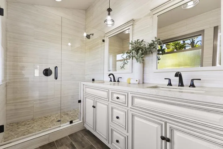 639 Valley Drive, Vista, California 92084