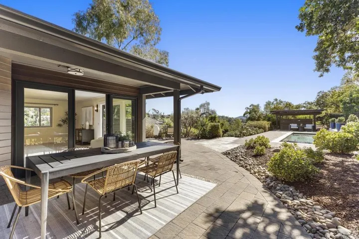 639 Valley Drive, Vista, California 92084
