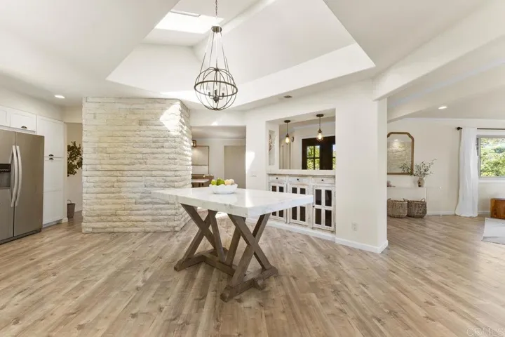 639 Valley Drive, Vista, California 92084