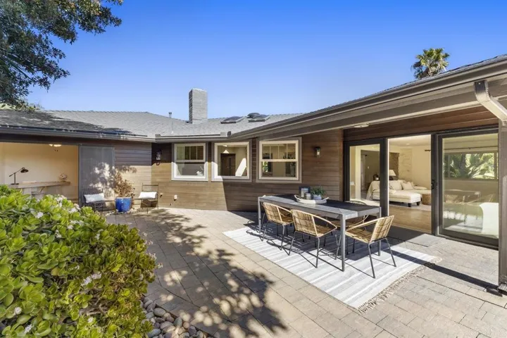 639 Valley Drive, Vista, California 92084
