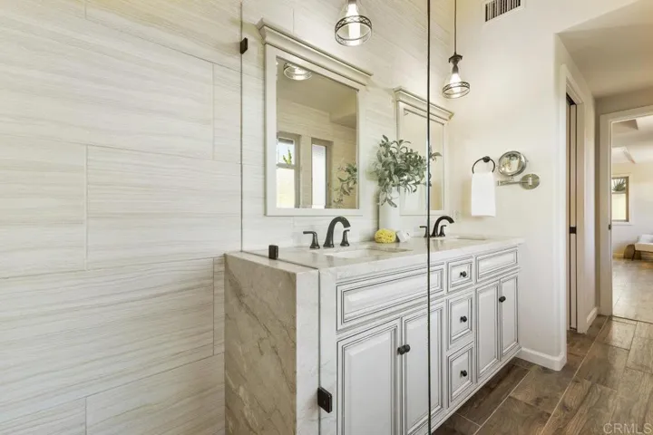 639 Valley Drive, Vista, California 92084