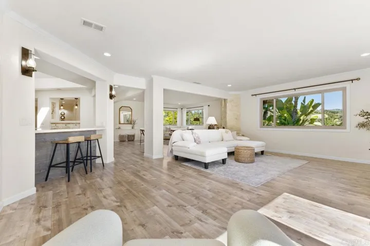 639 Valley Drive, Vista, California 92084