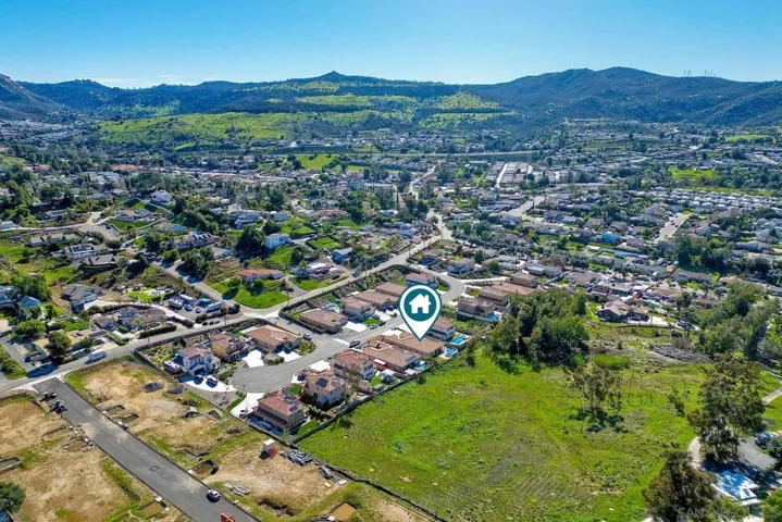 9252 Old Farmhouse Rd, Lakeside, California 92040