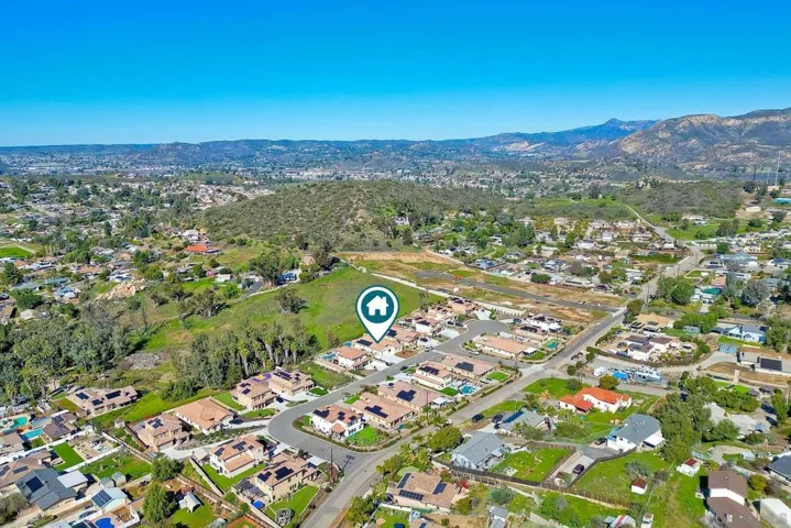 9252 Old Farmhouse Rd, Lakeside, California 92040