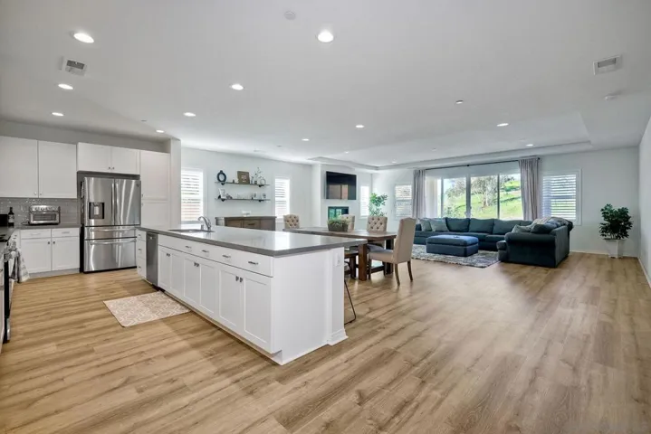 9252 Old Farmhouse Rd, Lakeside, California 92040