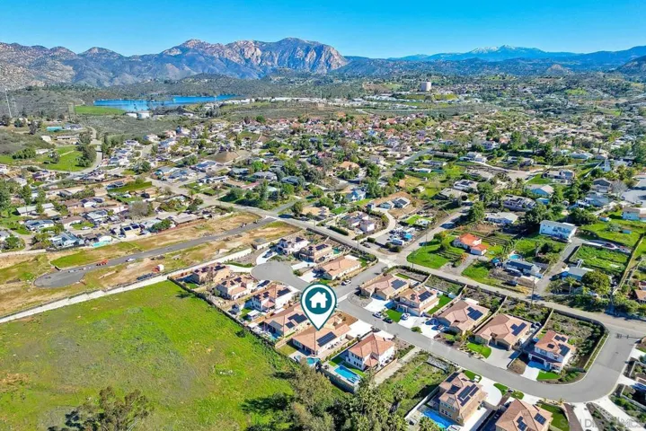 9252 Old Farmhouse Rd, Lakeside, California 92040